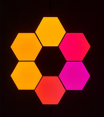 몰입형 액션 탐험 화면